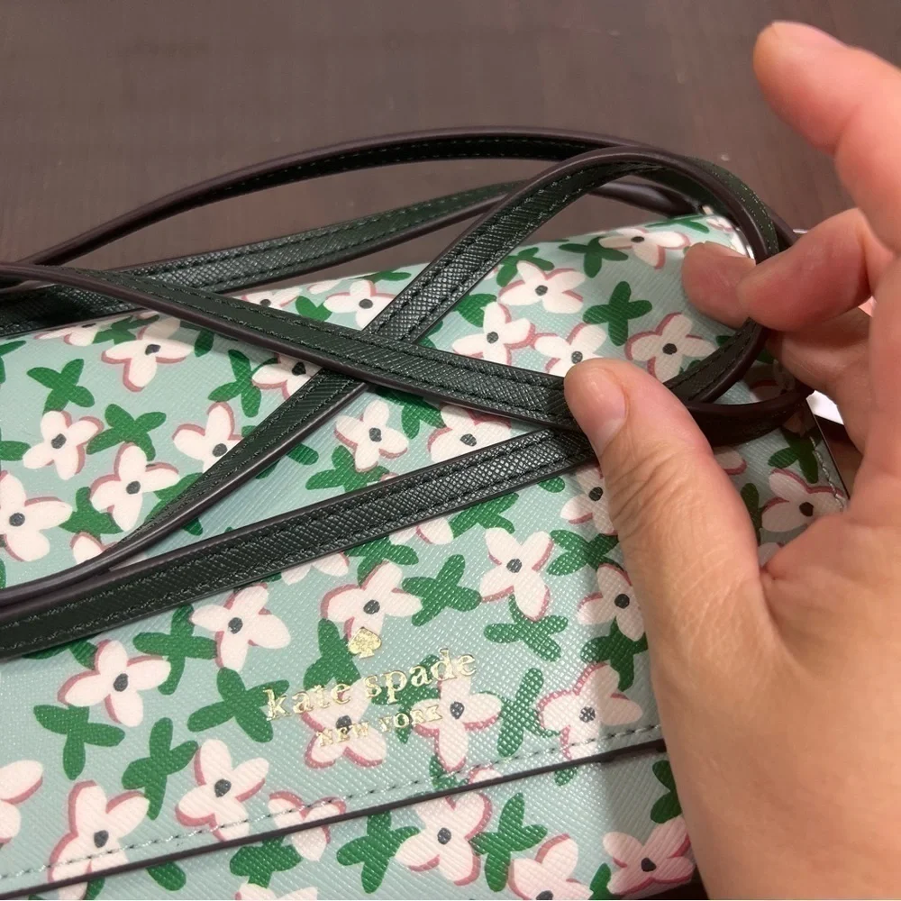 KATE SPADE NEW YORK DANA WALLET ON A STRING. Floral aphrodite nwt